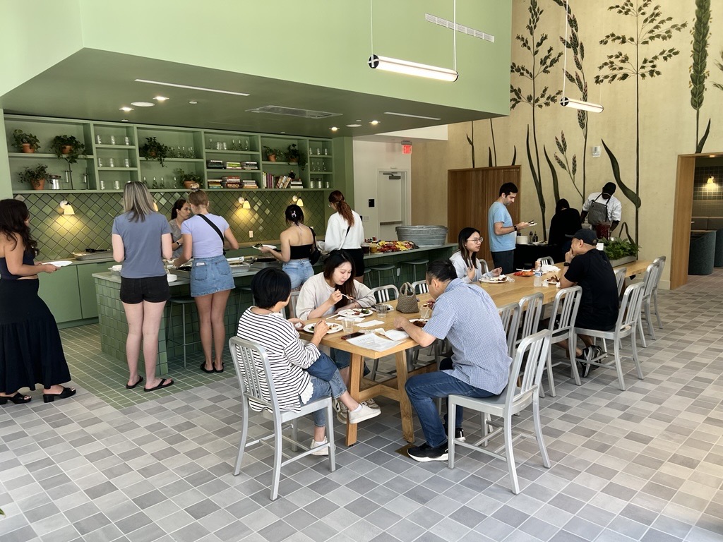 Red, White & Bloom: Garden BBQ Bash  Image 1