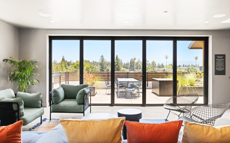 The Study and The Studio (Resident Lounges)